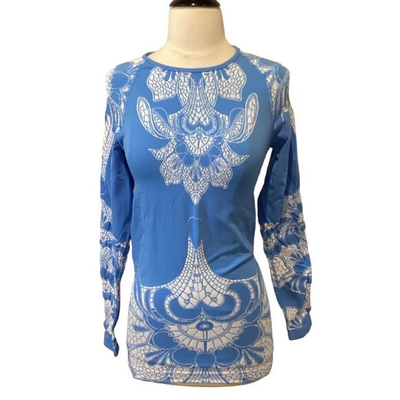 Athleta Blue White Tattoo Twist Seamless Top Medium M - Picture 8 of 10